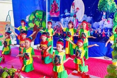 Bé vui Tết Trung thu